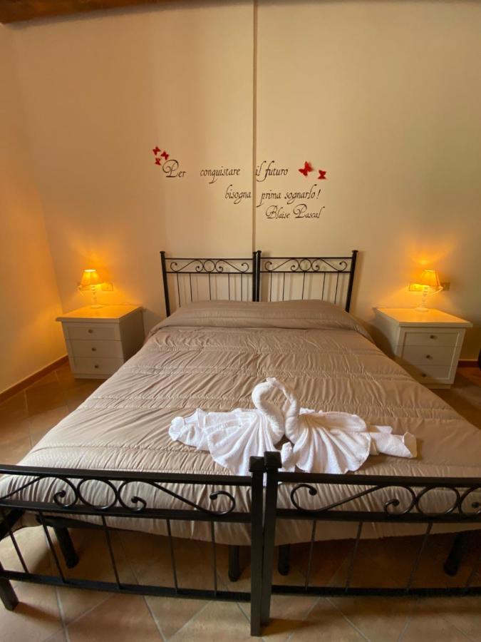 Locanda Della Pieve Pievebovigliana Bagian luar foto