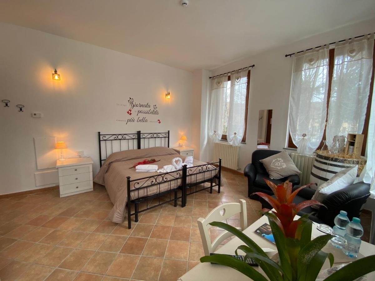 Locanda Della Pieve Pievebovigliana Bagian luar foto